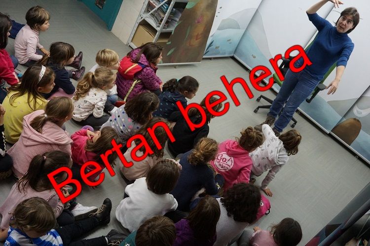 Ipuinaren Ordua, bertan behera