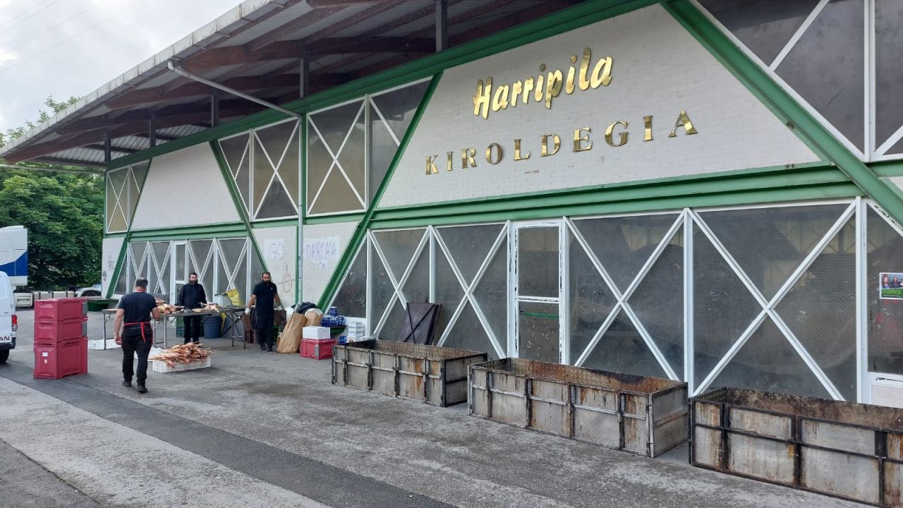Gaurko bazkaria kiroldegian izango da