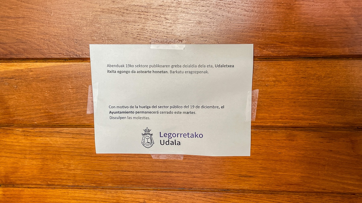Udaletxea itxita egongo da bihar, asteartea, sektore publikoaren grebarengatik