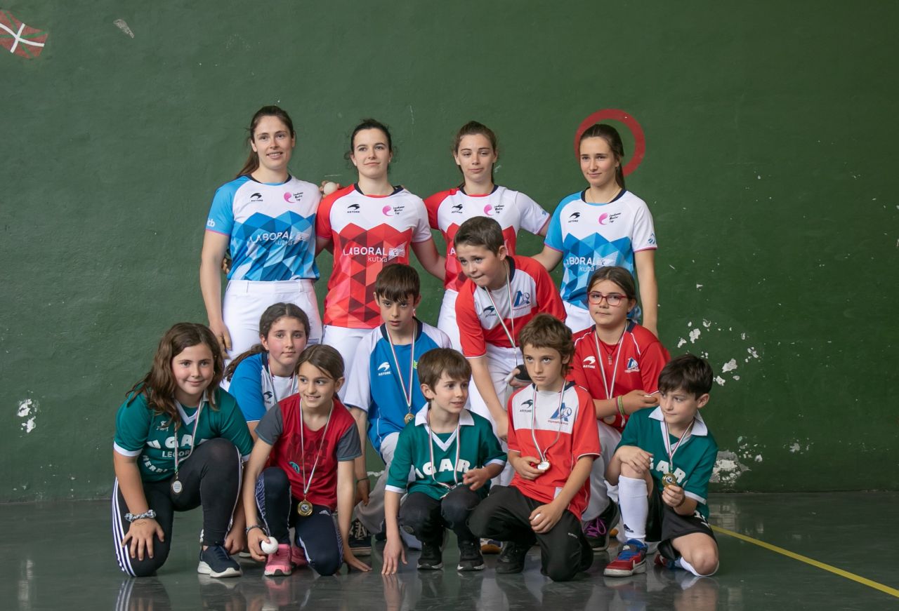 Las finales del campeonato de pelota a mano se jugarán este miércoles, en vísperas de Azintzio